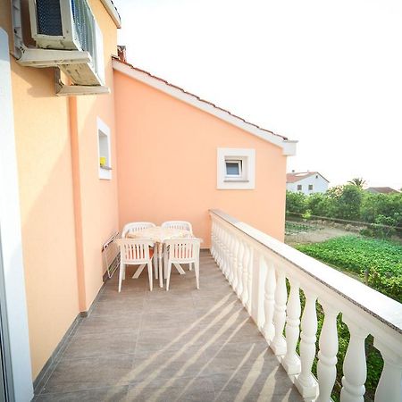 Apartments Valentina เพทรอซาเน ภายนอก รูปภาพ