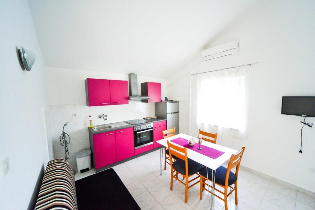 Apartments Valentina เพทรอซาเน ภายนอก รูปภาพ