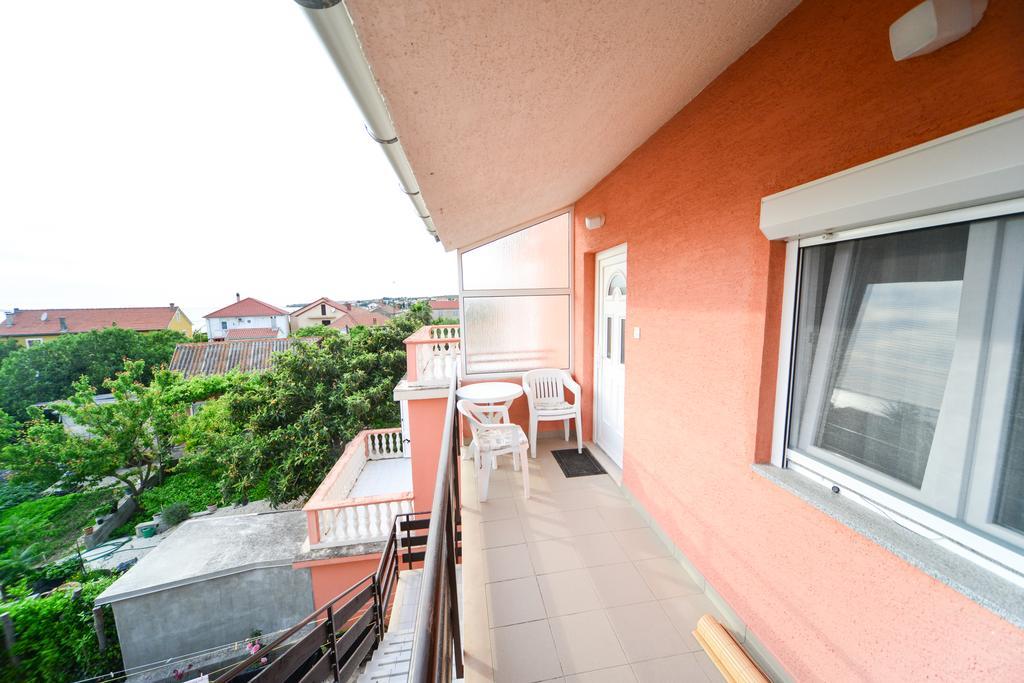 Apartments Valentina เพทรอซาเน ภายนอก รูปภาพ