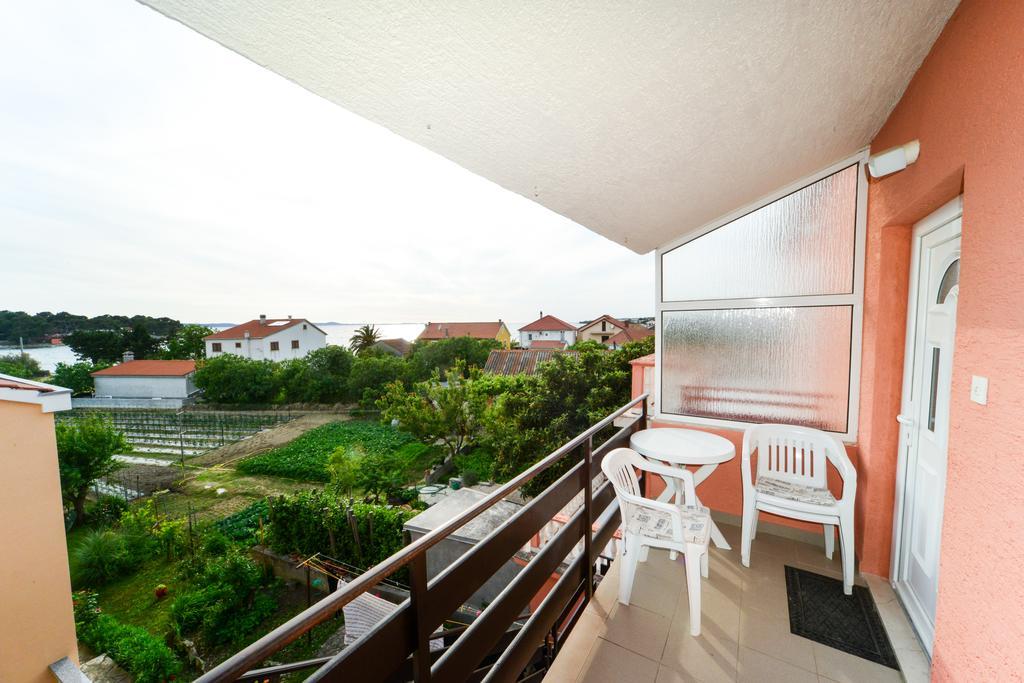 Apartments Valentina เพทรอซาเน ภายนอก รูปภาพ