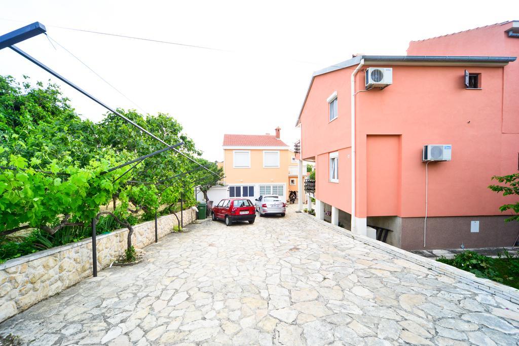 Apartments Valentina เพทรอซาเน ภายนอก รูปภาพ