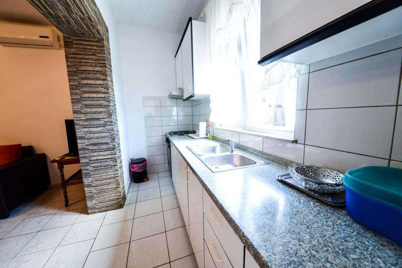 Apartments Valentina เพทรอซาเน ภายนอก รูปภาพ