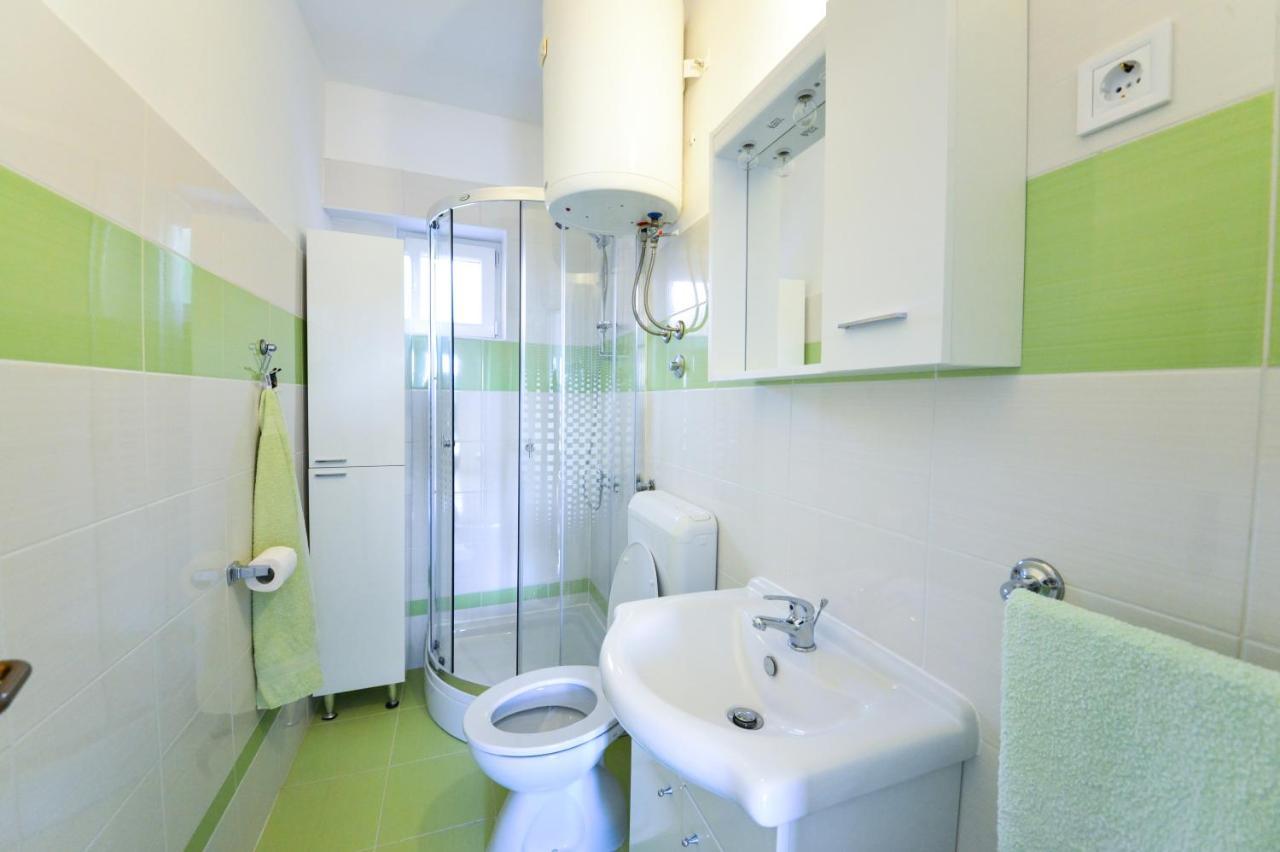 Apartments Valentina เพทรอซาเน ภายนอก รูปภาพ